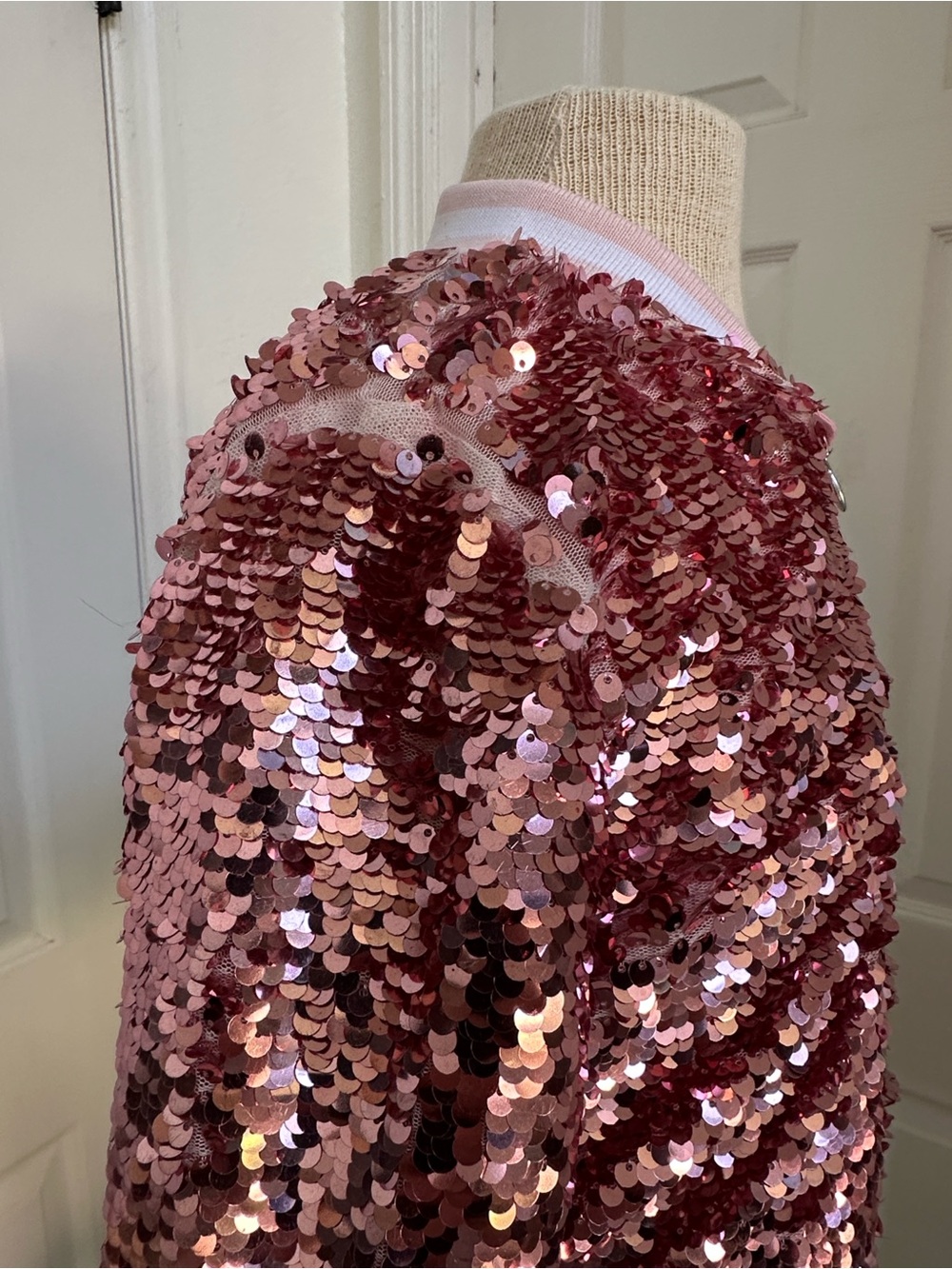 H&M Pink Sequin Unicorn Bomber Jacket in Size 4-5Y - Picture 3 of 12